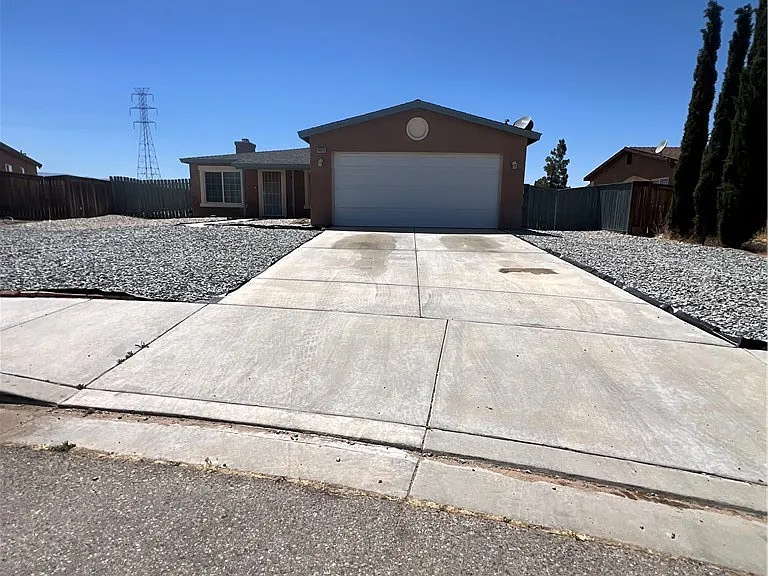 14914 Binford Ave — Photo 36