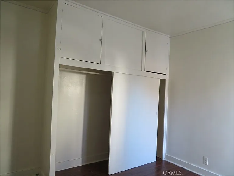 3923 1/4 S Normandie Ave — Photo 8