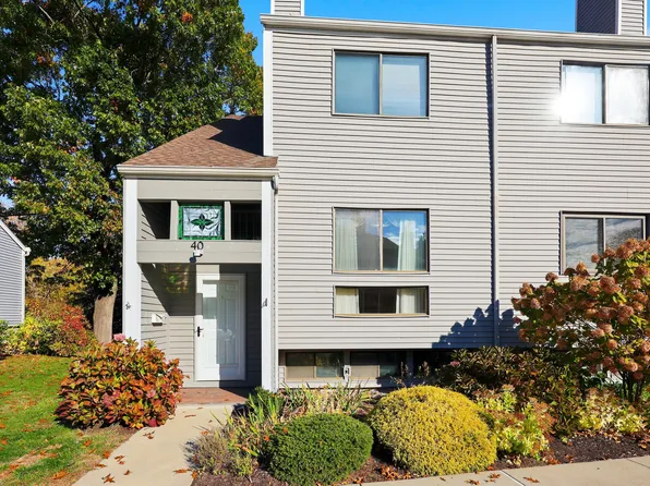 40 Crossroads Lane #40, Glastonbury, CT 06033