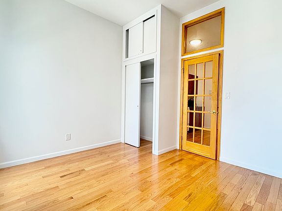 4th image of 206 E 6th St APT 15