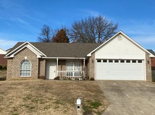 1010 J St, Barling, AR 72923