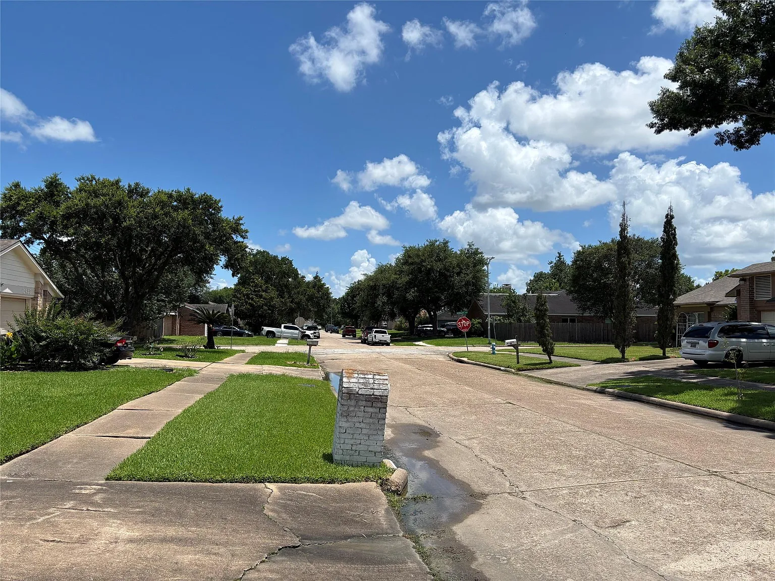 3 bed, 2.0 bath, 1685 sqft, $2,300 — Photo 4