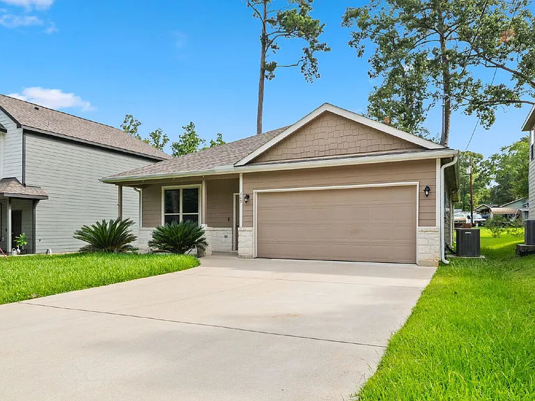 709 Little River Dr — Photo 2
