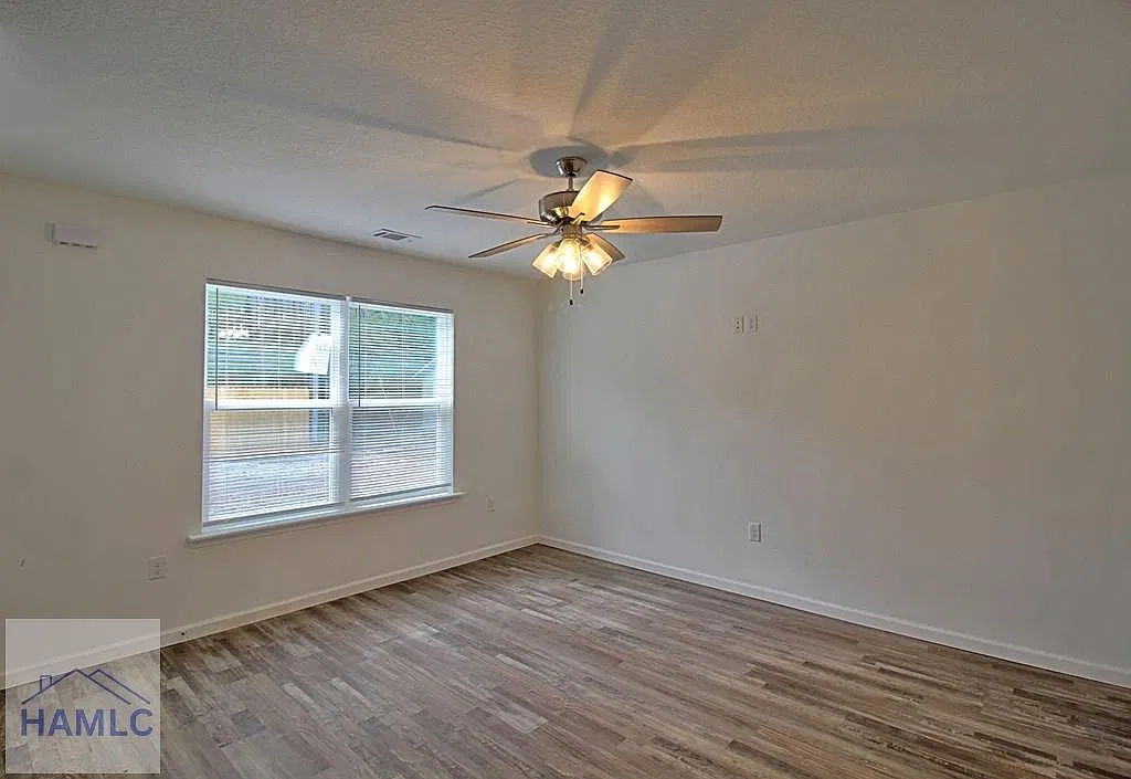 2 bed, 1.0 bath, 852 sqft, $1,350 — Photo 4