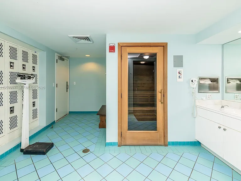 888 Brickell Key Dr #L10 — Photo 15