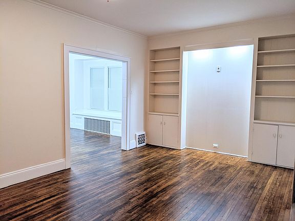 Living Room (222.46 SqFt)
