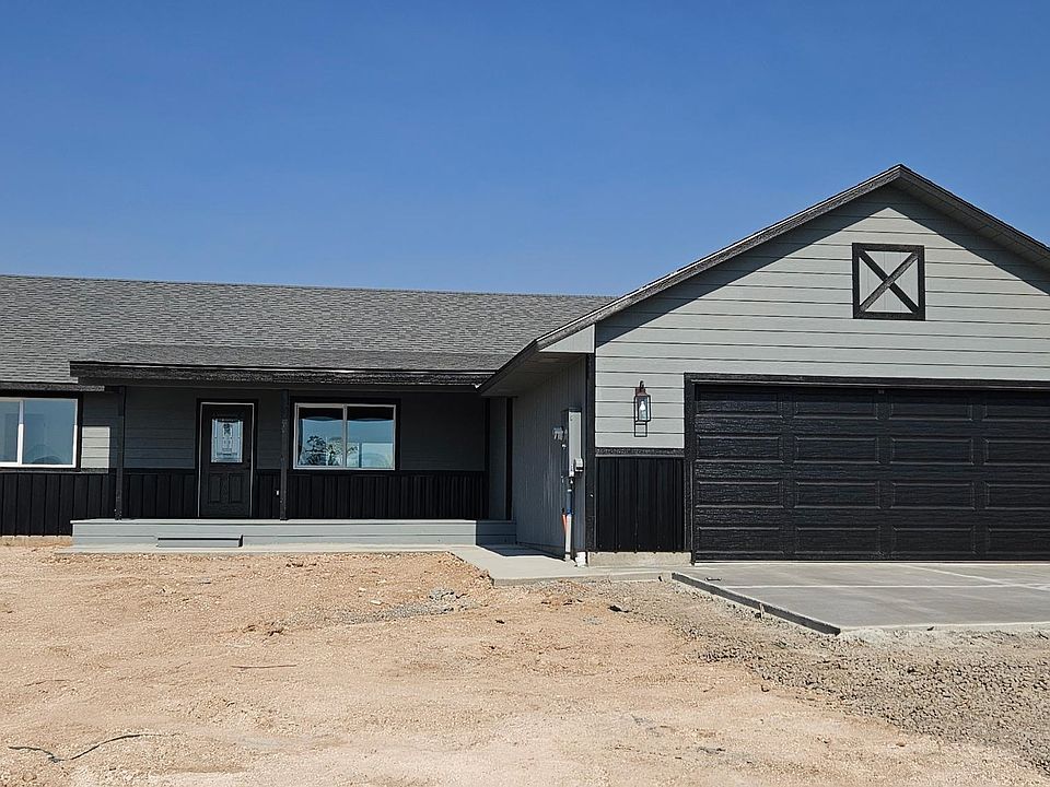 1st image of 15887 Stardust Ln