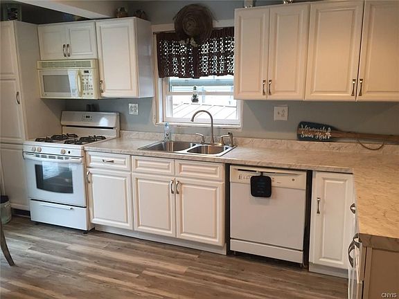 5th image of 1307 Ash St