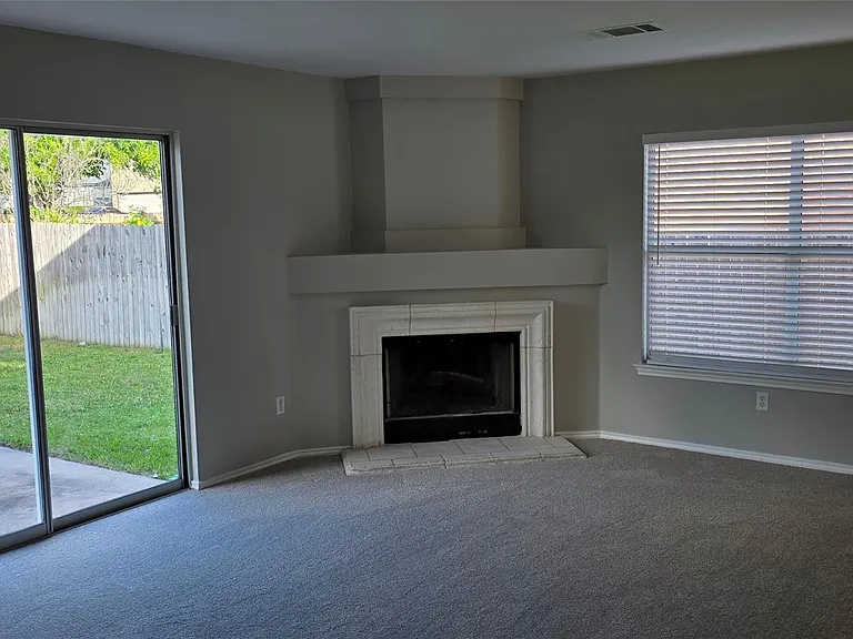 3037 Bradford Park Dr — Photo 7