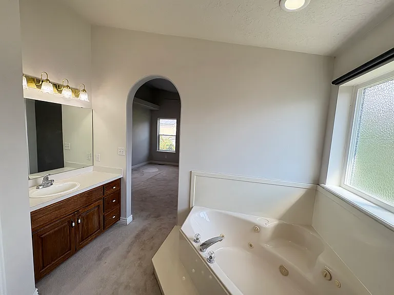 428 N 1200 E — Photo 19