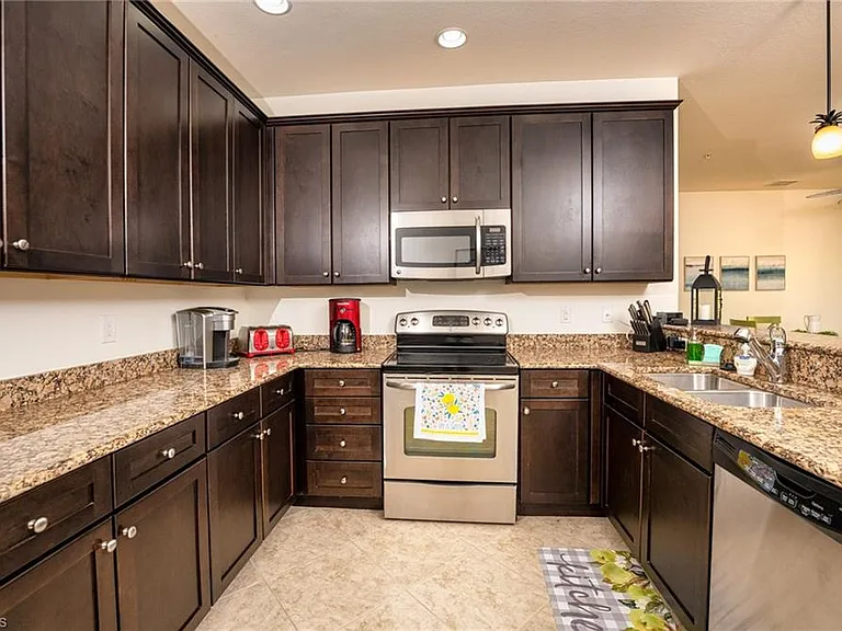 8986 Cambria Cir #22 — Photo 8