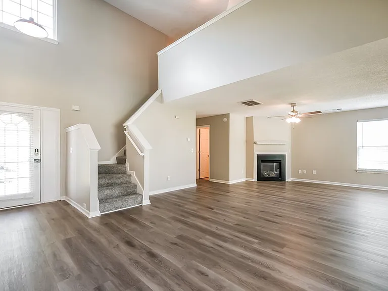 5577 Waverly Park — Photo 5