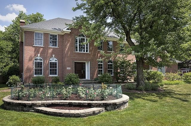 1st image of 2127 Glen Oak Dr