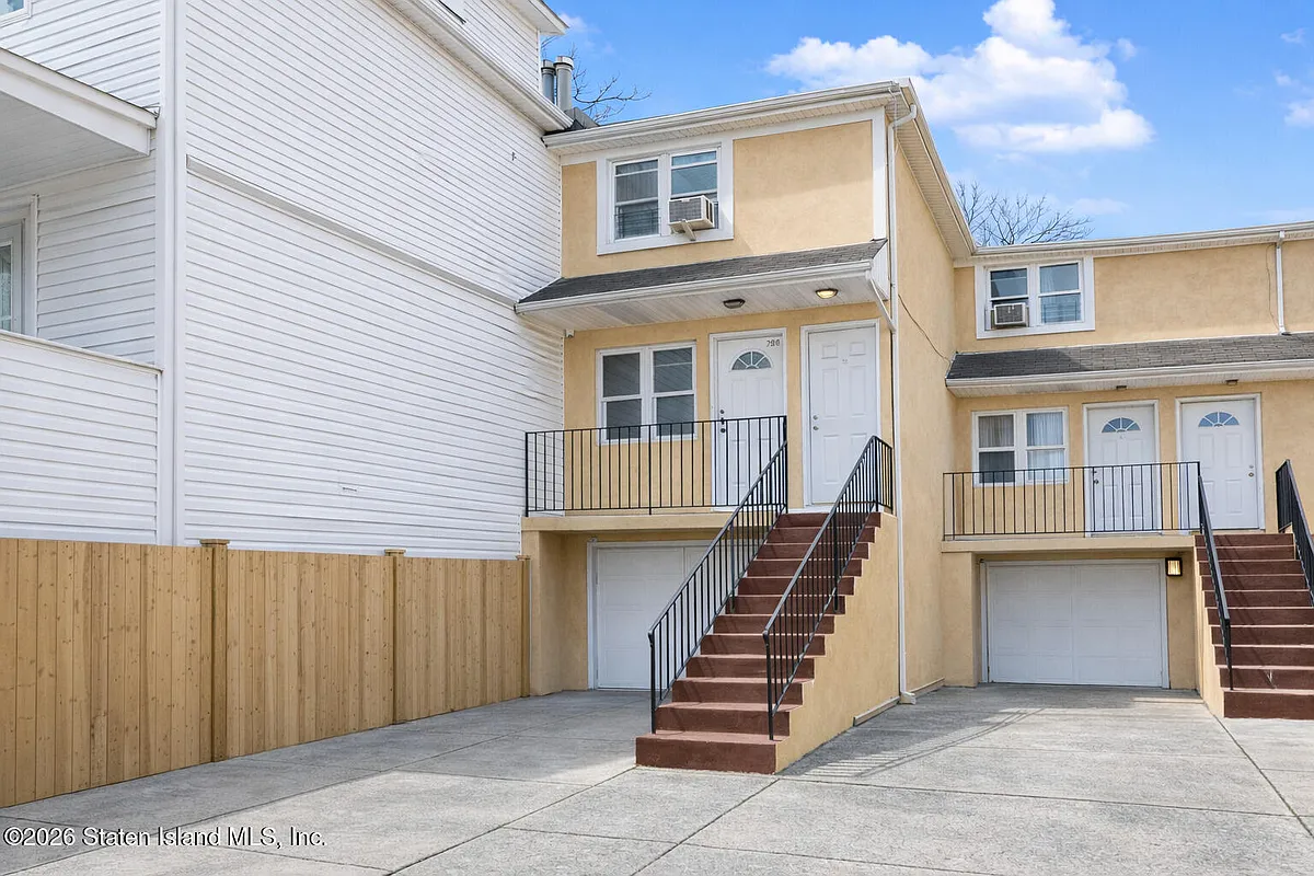 Building Photo - 280 Targee St #1