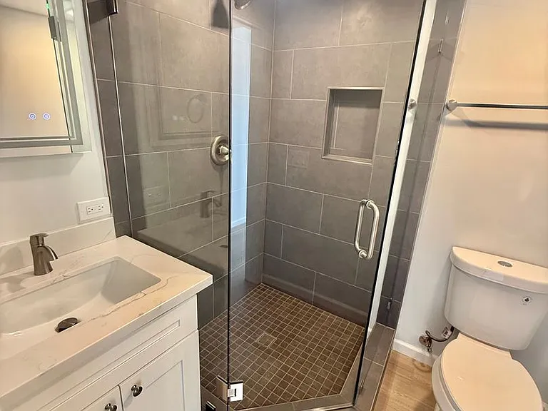 1064 N. Escondido — Photo 2