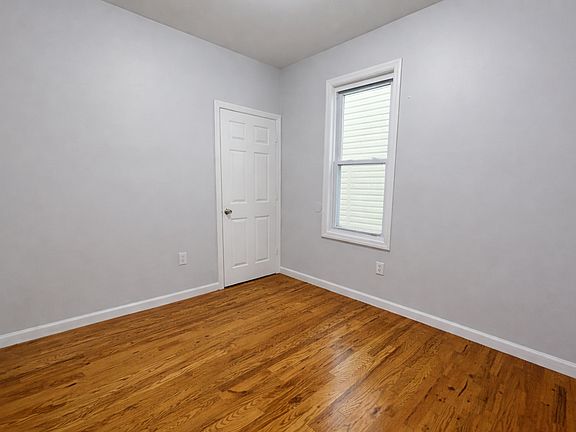 5th image of 569 Hunterdon St Floor 2
