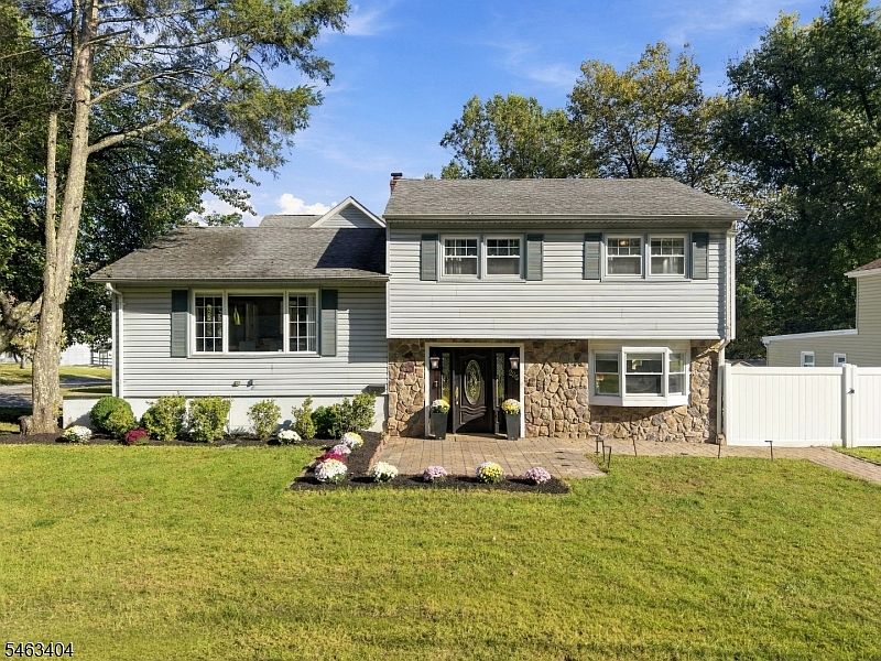 1st image of 223 Fairview Ave