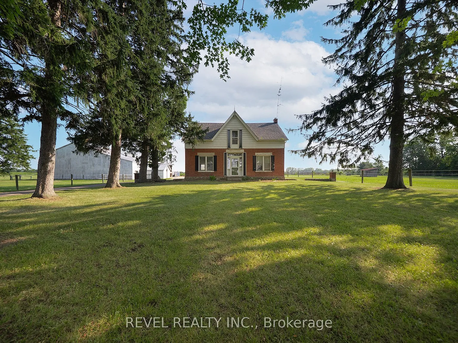 4 bed, $5,800 — Photo 1