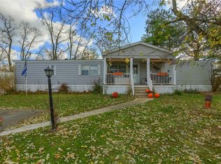 9 Williamsburg Ct, Imperial, PA 15126