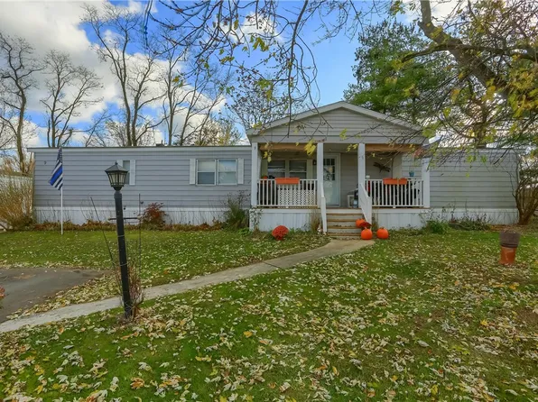 9 Williamsburg Ct, Imperial, PA 15126