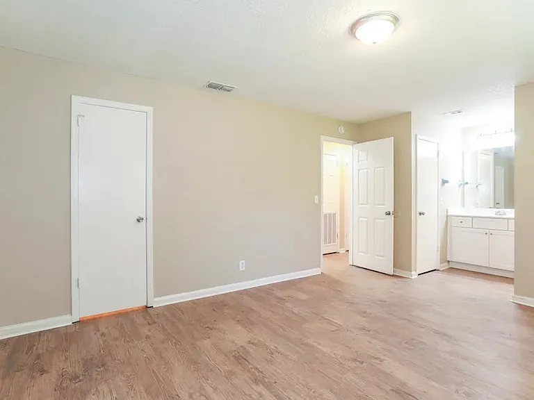 8390 Country Creek Blvd — Photo 10