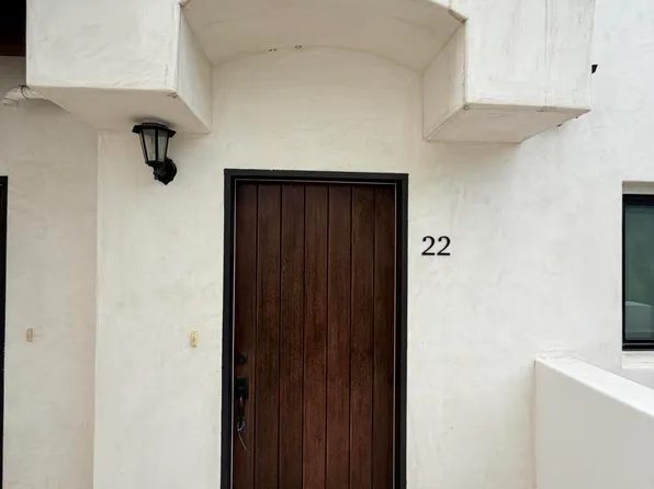 920 Lowena Dr #22, Santa Barbara, CA 93103