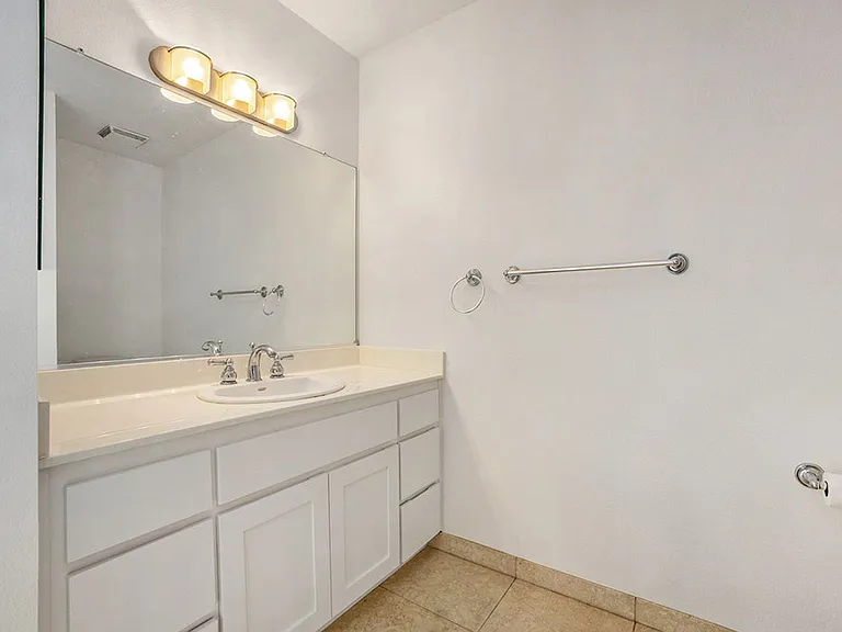 655 12th St #411 — Photo 15