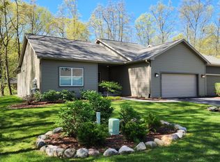 9479 The Woodlands Trl, Portage, MI 49002