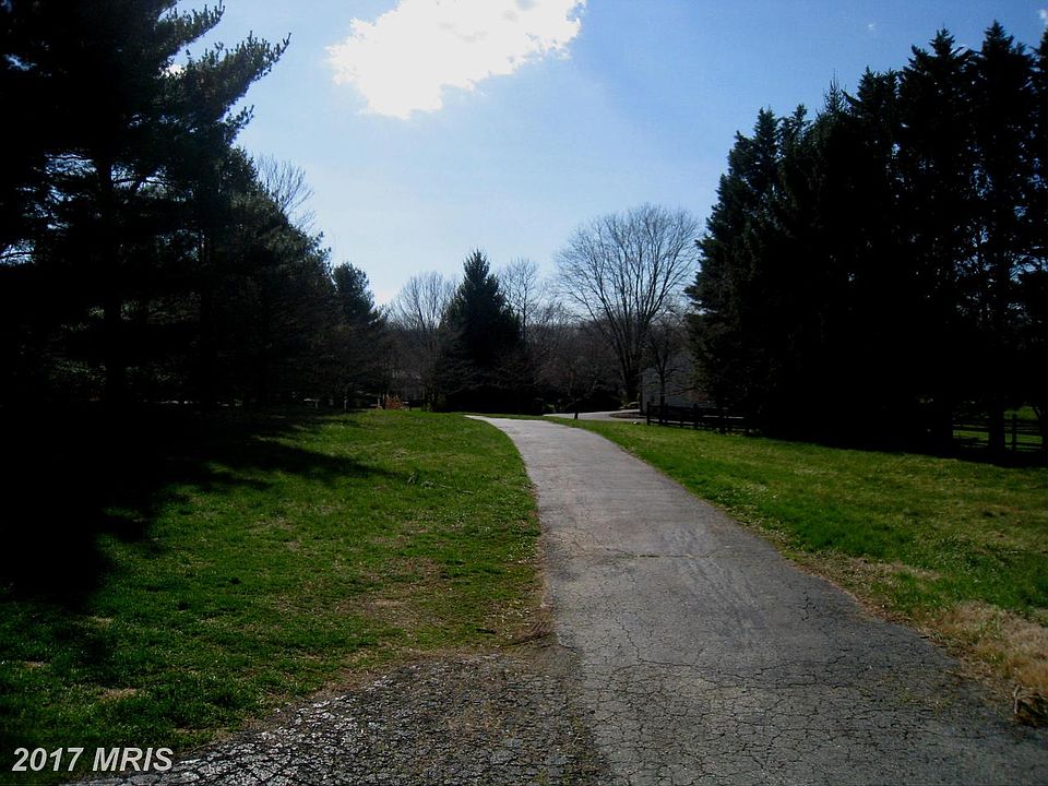 2nd image of 14701 Braemar Crescent Way