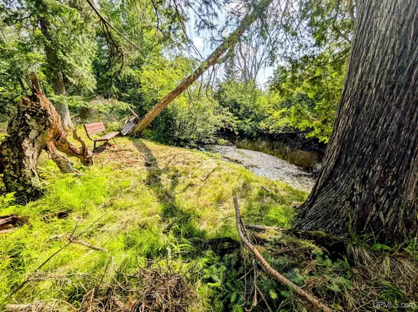 Fh 16 Hwy, Iron River, MI 49935