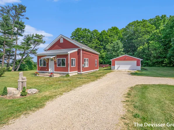 5601 128th Ave, Fennville, MI 49408