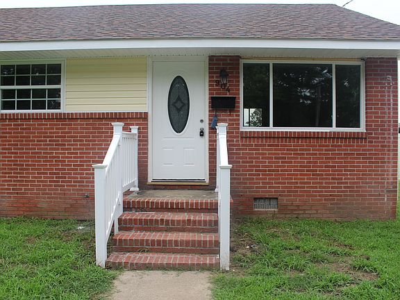 3rd image of 904 Glenrock Dr