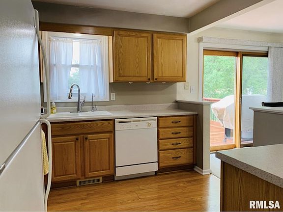 5th image of 3014 W Larchmont Ln