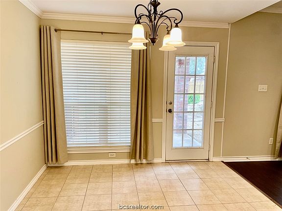 5th image of 236 Stuttgart Cir