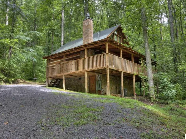 1650 Bear Valley Rd, Sevierville, TN 37876