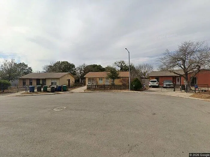 4 bed, 1.0 bath, 1500 sqft, $1,650 — Photo 1