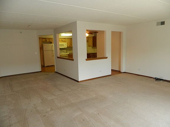 3rd image of 1600 E Thacker St APT 303