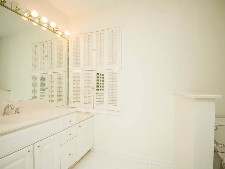 11144 Pleasant Forest Dr — Photo 36