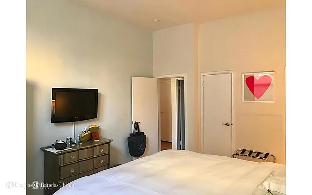 Rented by Douglas Elliman | media 9