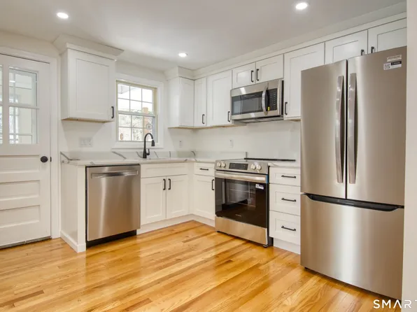 74 Dividend Rd, Rocky Hill, CT 06067