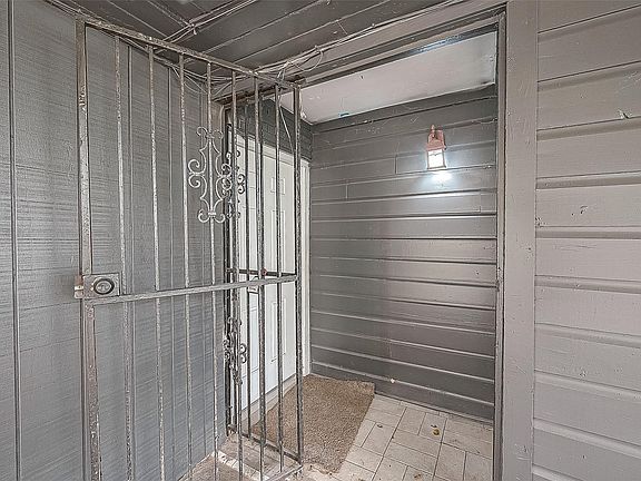 5th image of 6718 Madrid St