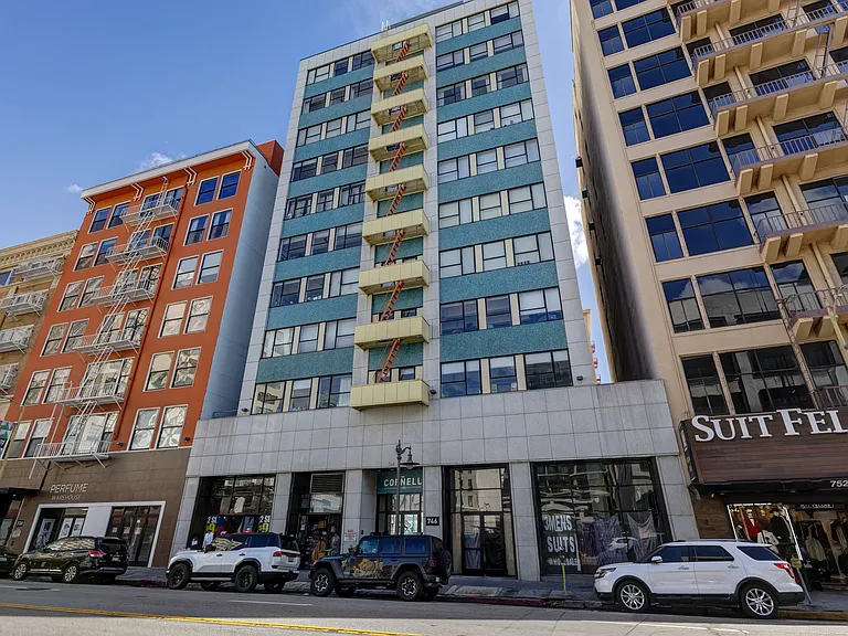 746 S Los Angeles St #703 — Photo 28