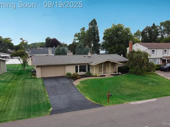 8139 Hedgeway Dr, Shelby Township, MI 48317