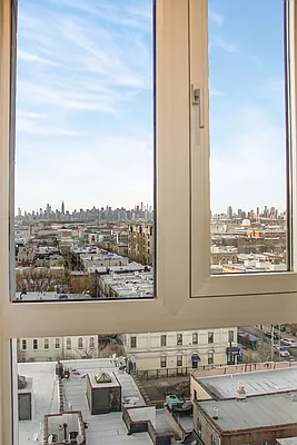 Rented by EXR | media 10