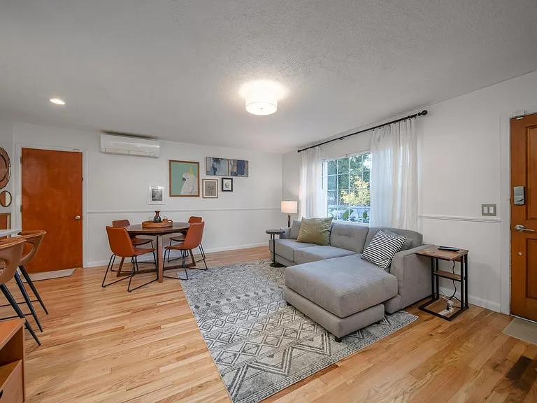 4320 SE Lambert St — Photo 4