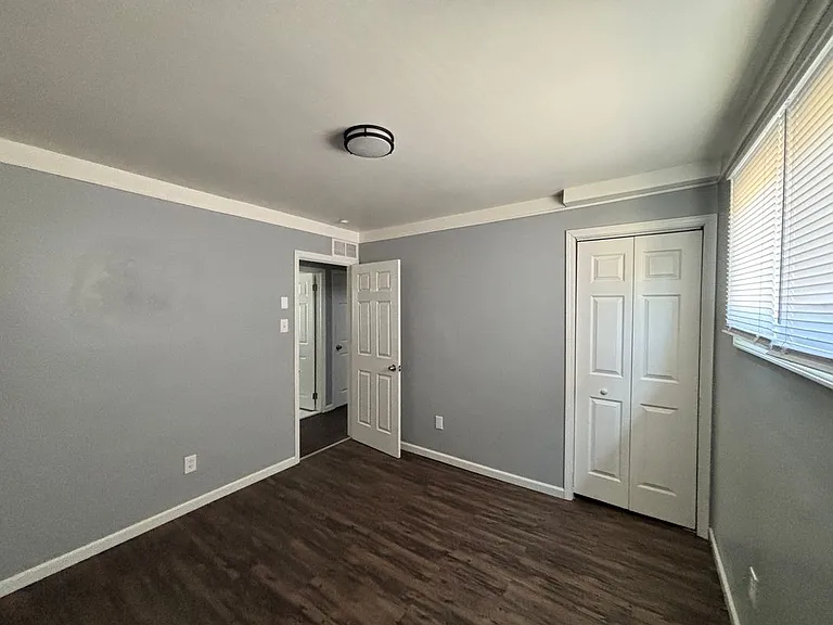 8145 Lozier Ave — Photo 14