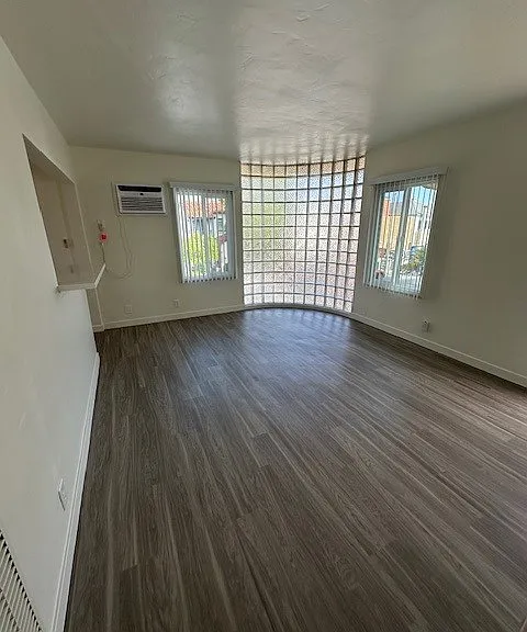 142 Claremont Ave — Photo 4