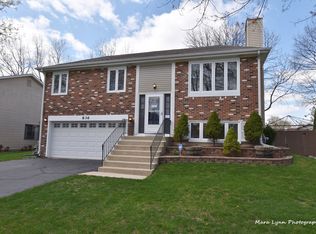 836 Prairie Ave, Bartlett, IL 60103