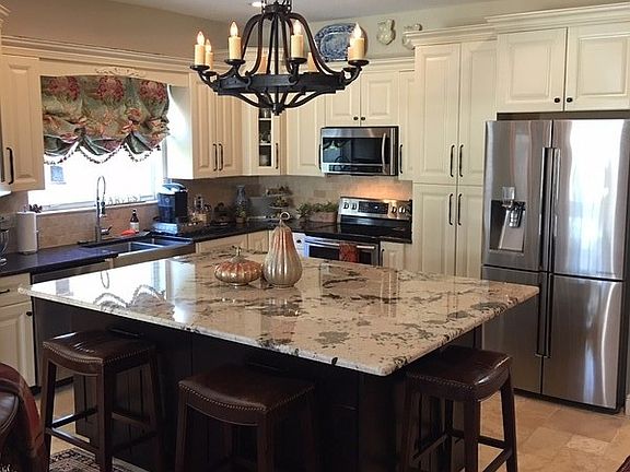 2nd image of 5619 Terrain De Golf Dr