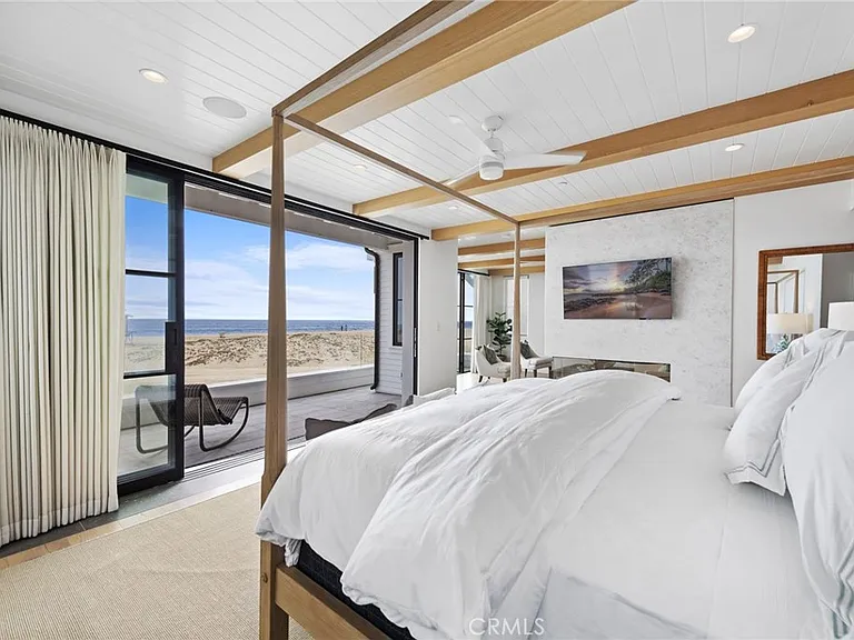 2148 E Oceanfront — Photo 36